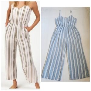 Dizzy Lizzy Pinstriped Baby Blue White Cropped Jumpsuit | Sz M | Like New